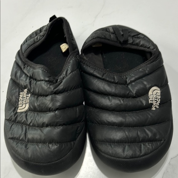 The North Face Kids Black Slip-On Shoes - Picture 1 of 5